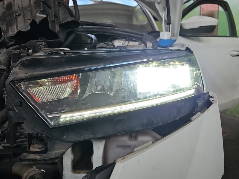 Reflektor lewy lampa przód Skoda Octavia IV EUROPA 5E4941015