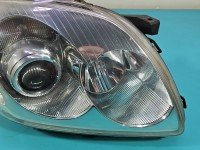 Reflektor prawy lampa przód Toyota Avensis II T25 EUROPA