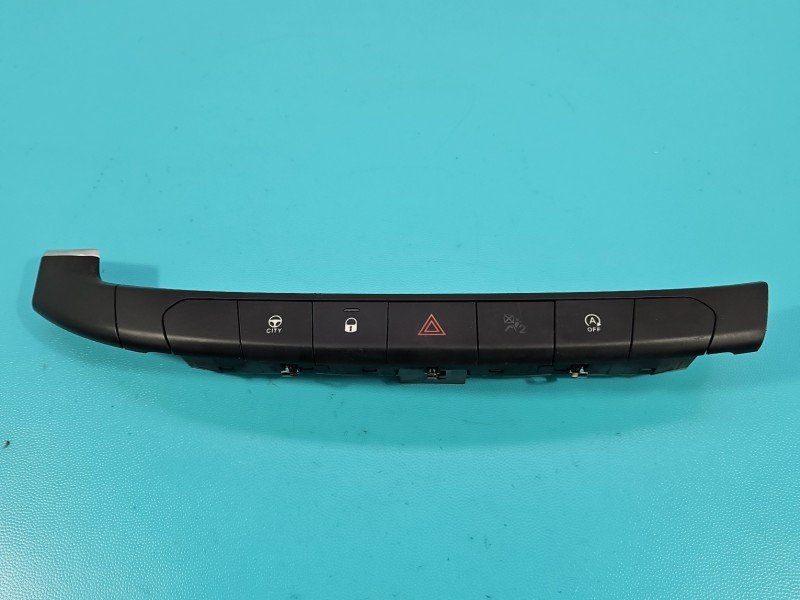 Przełącznik świateł awaryjnych Fiat Tipo II 15- 07356457660