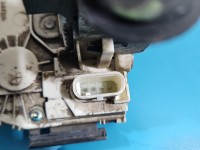 Zamek przód lewy P04589913AE Fiat Freemont EUROPA Producent części: FIAT, 4pin