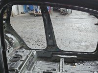 Próg lewy SŁUPEK ŚRODKOWY B Audi Q3 HB 5d czarny LZ9Y