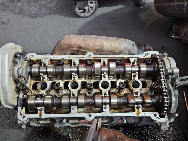 Głowica Audi A8 D2 077103373AE 4.2 V8 (ABZ)