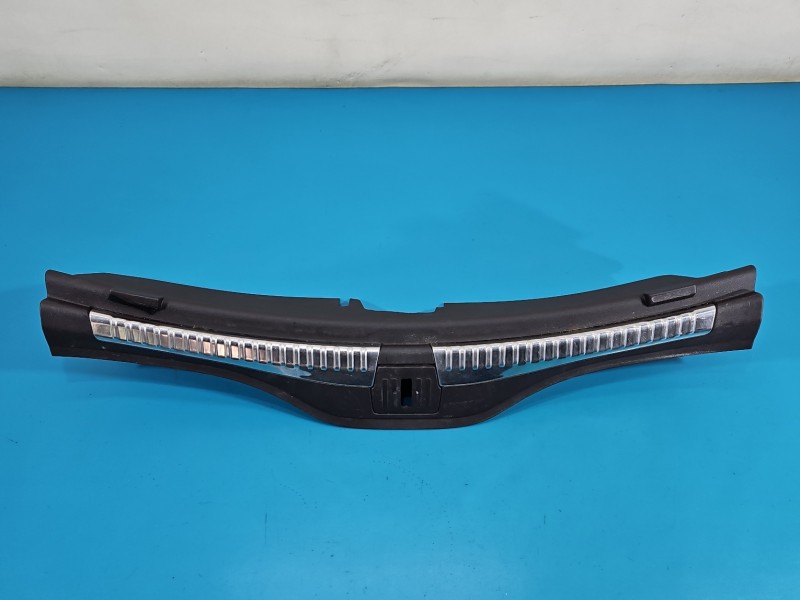 Osłona ZAŚLEPKA PLASTIK ZAMKA TYLNEJ KLAPY Renault Espace V 156080320