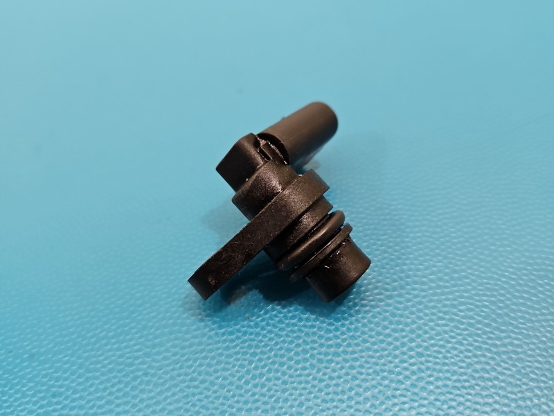 Czujnik położenia wałka rozrządu Mercedes W213 2.0 CDI 0281006421