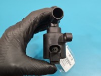 Pompka obiegu wody pompa Skoda Octavia III 2.0 TSI DKZA 5Q0906457K
