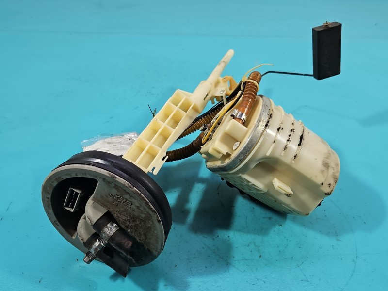 pompka Pompa paliwa Vw Passat B4 1.6 8V wiel 3A9919051N Volkswagen, 4 PIN