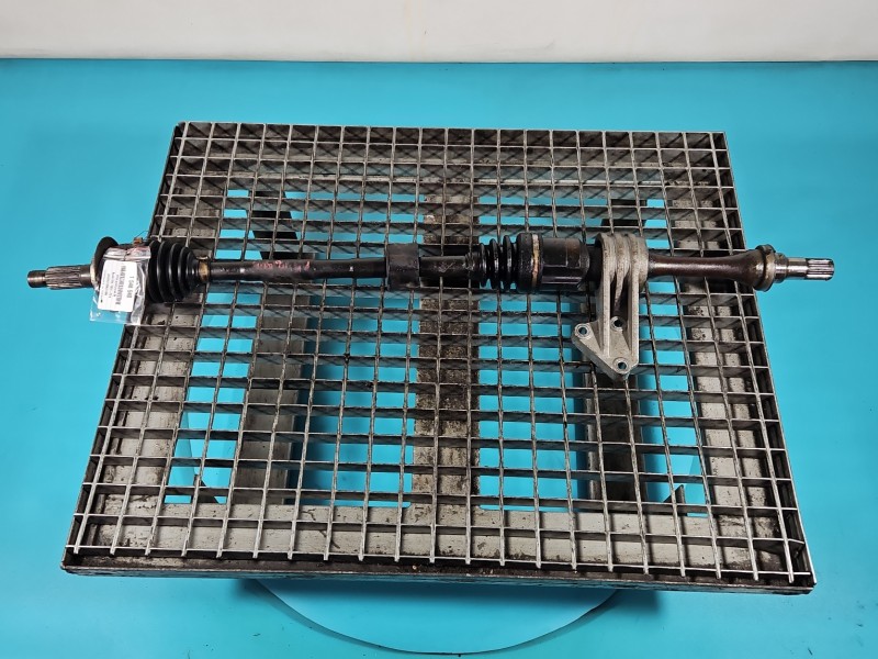 Półoś przód prawa Suzuki Sx4 I 06- 1.6 16v manual