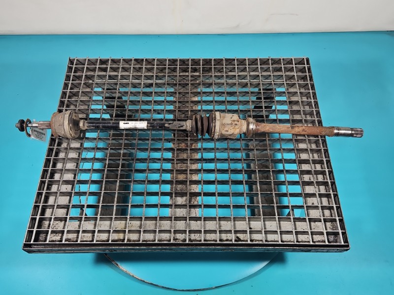 Półoś tył prawa Peugeot 3008 II 1.6 T hybrid4 automat