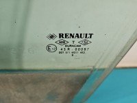 Szyba drzwi przód lewa Renault Megane I kombi