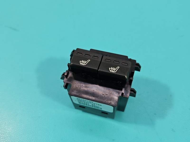 Przełącznik Podgrzewania foteli VOLVO V70 III 30782149